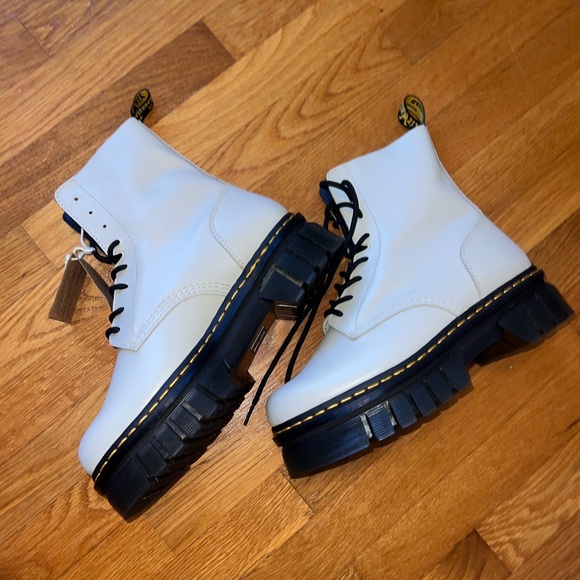 Dr Marten Audrick Boot - Picture 4 of 7